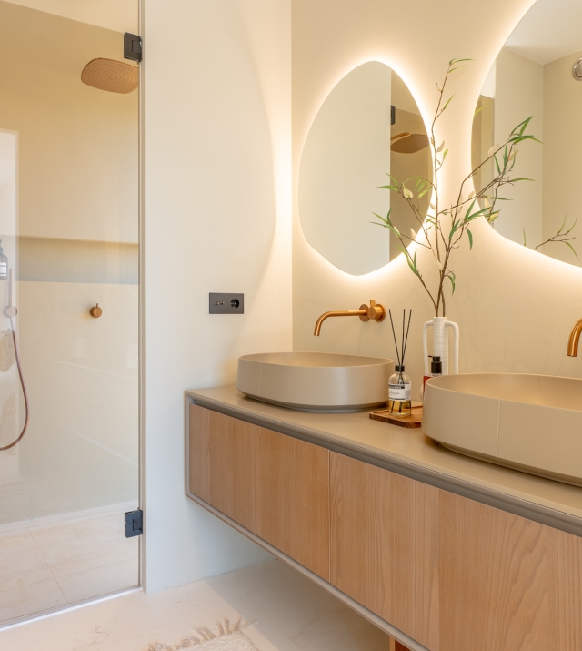 Resa Estates Ibiza te koop for sale finca modern bathrooms mirrors.jpg